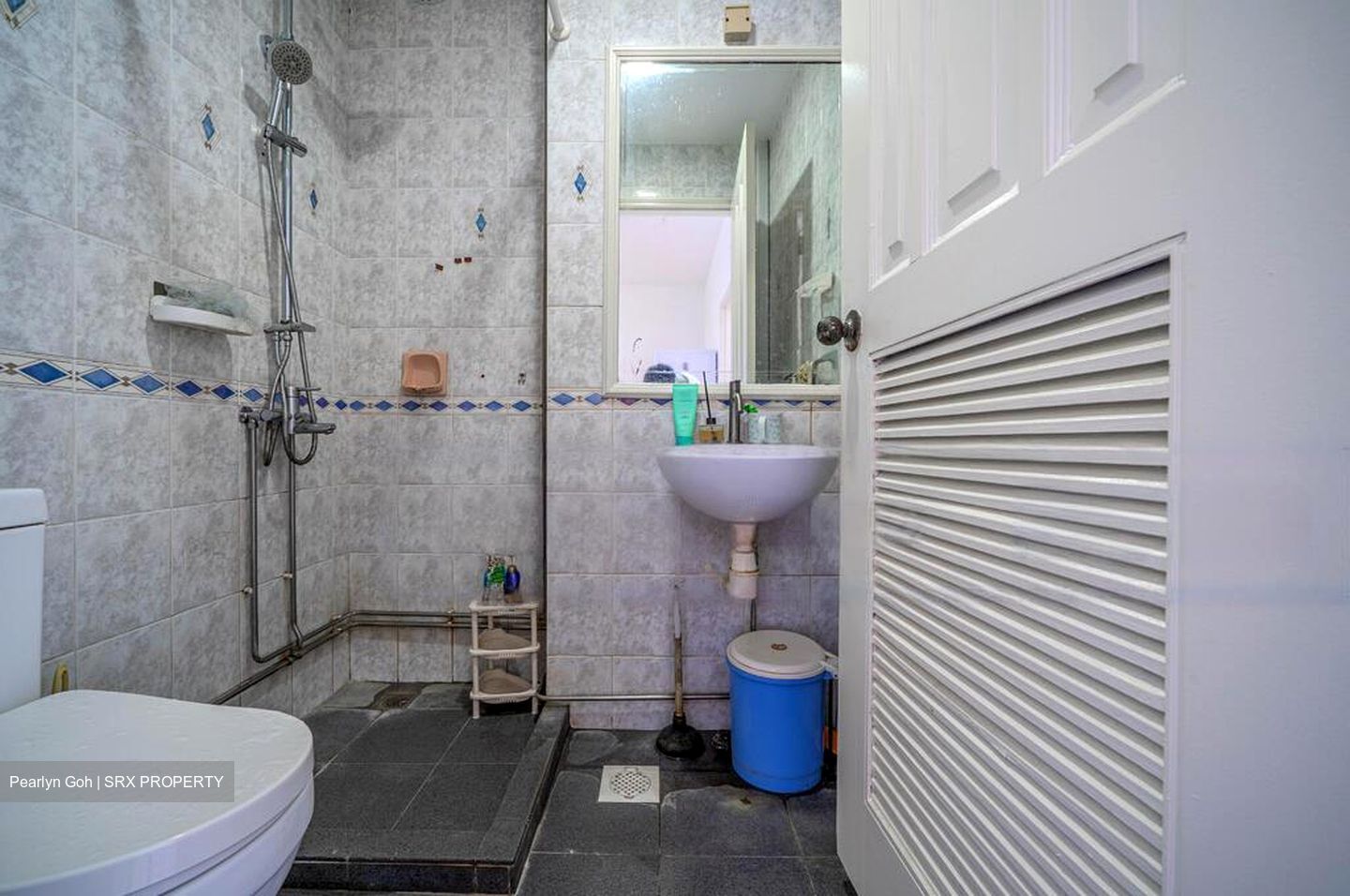 Flora Road (D17), Terrace #460375071